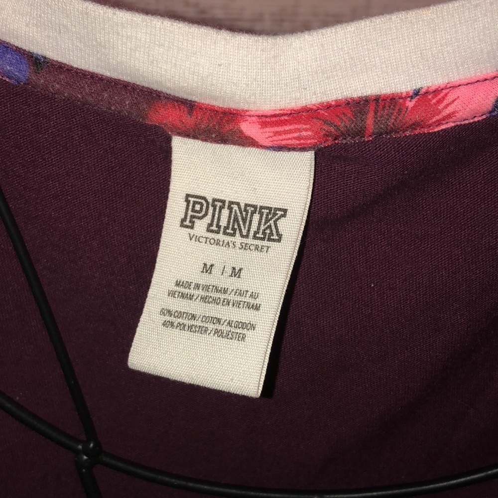 PINK Victoria’s Secret floral v-neck shirt tropical maroon shirt size medium​ - Picture 3 of 5